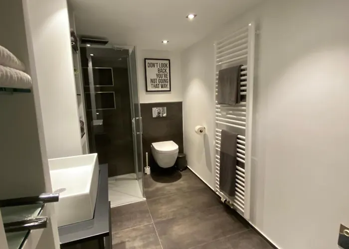 Souterrain Wohnung In Einer Stadtvilla