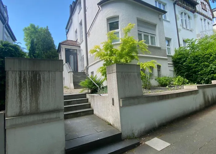 Souterrain Wohnung In Einer Stadtvilla